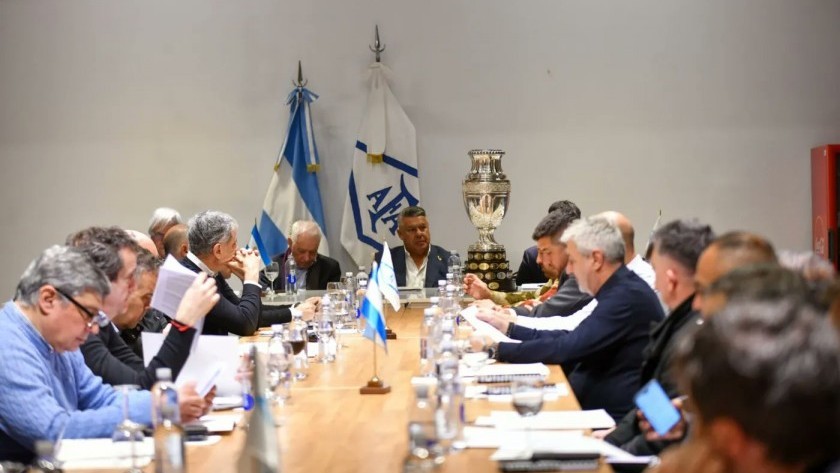 El Gobierno intimó a la AFA y a la Superliga para que den “explicaciones” sobre sus balances